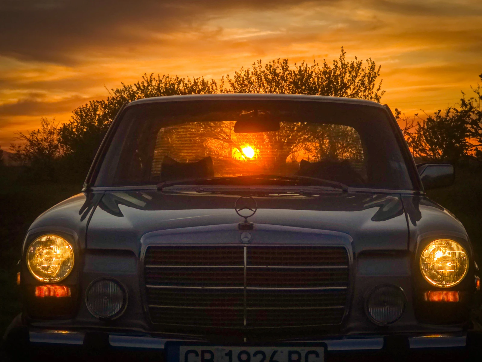 Mercedes-Benz 115 300D, снимка 9 - Автомобили и джипове - 56034207