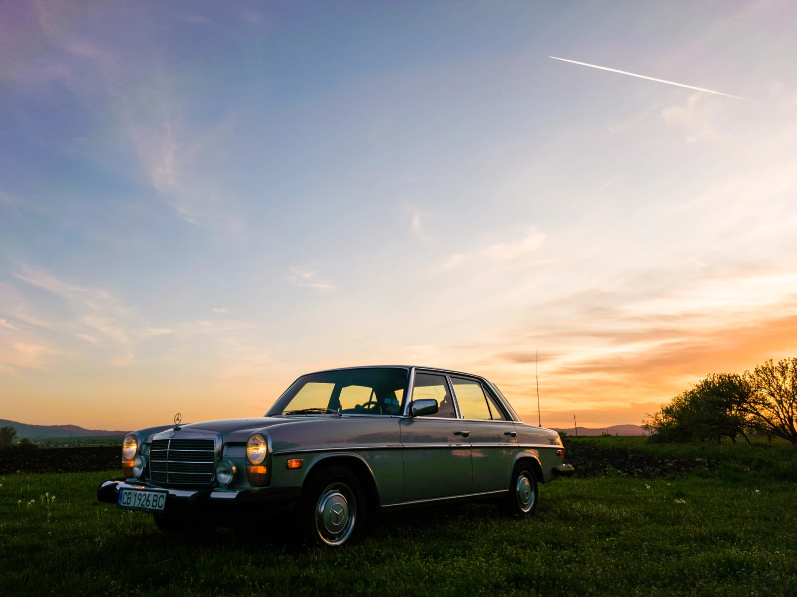 Mercedes-Benz 115 300D, снимка 6 - Автомобили и джипове - 56034207