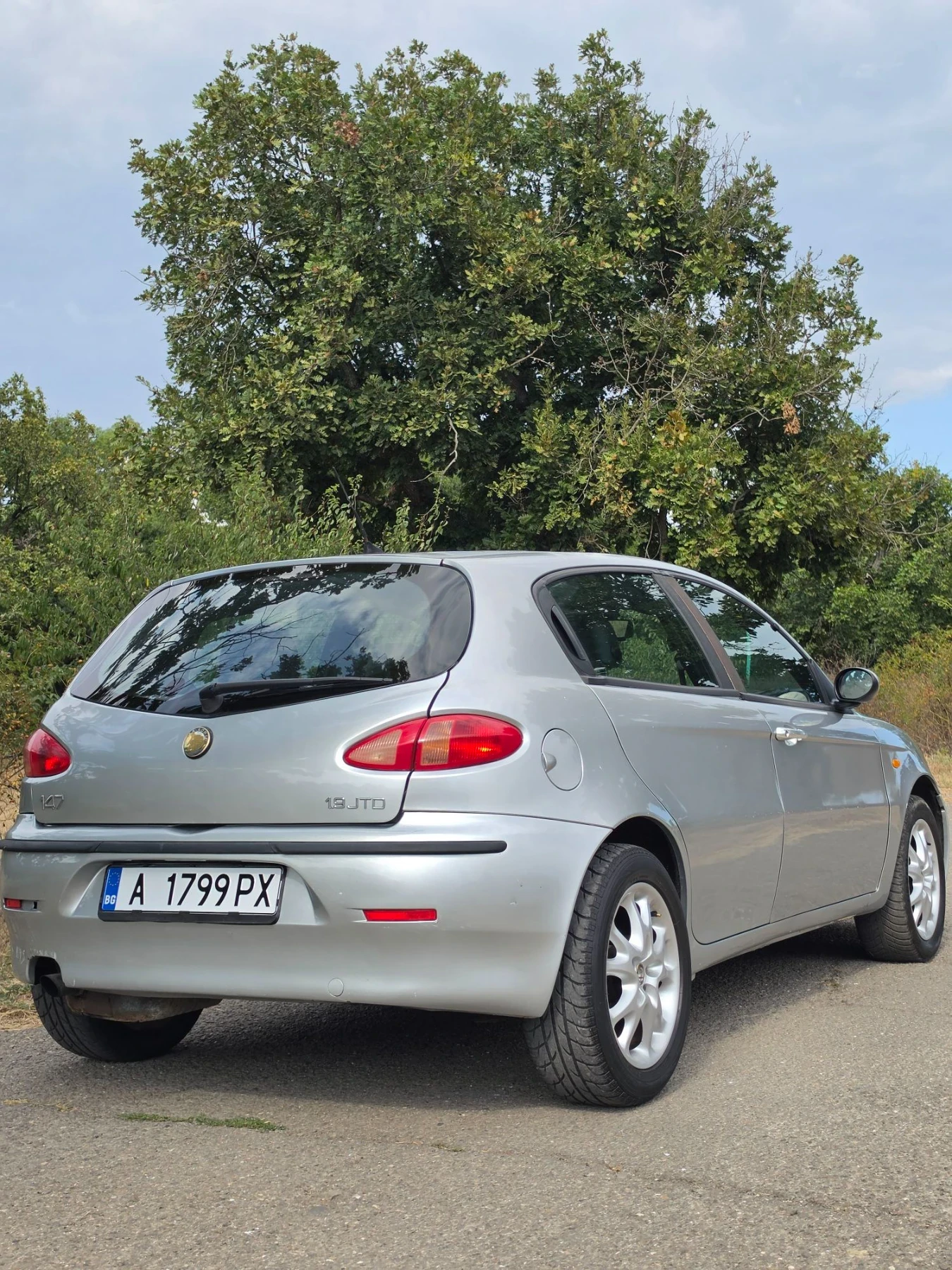 Alfa Romeo 147 1.9 JTD, снимка 4 - Автомобили и джипове - 56185326