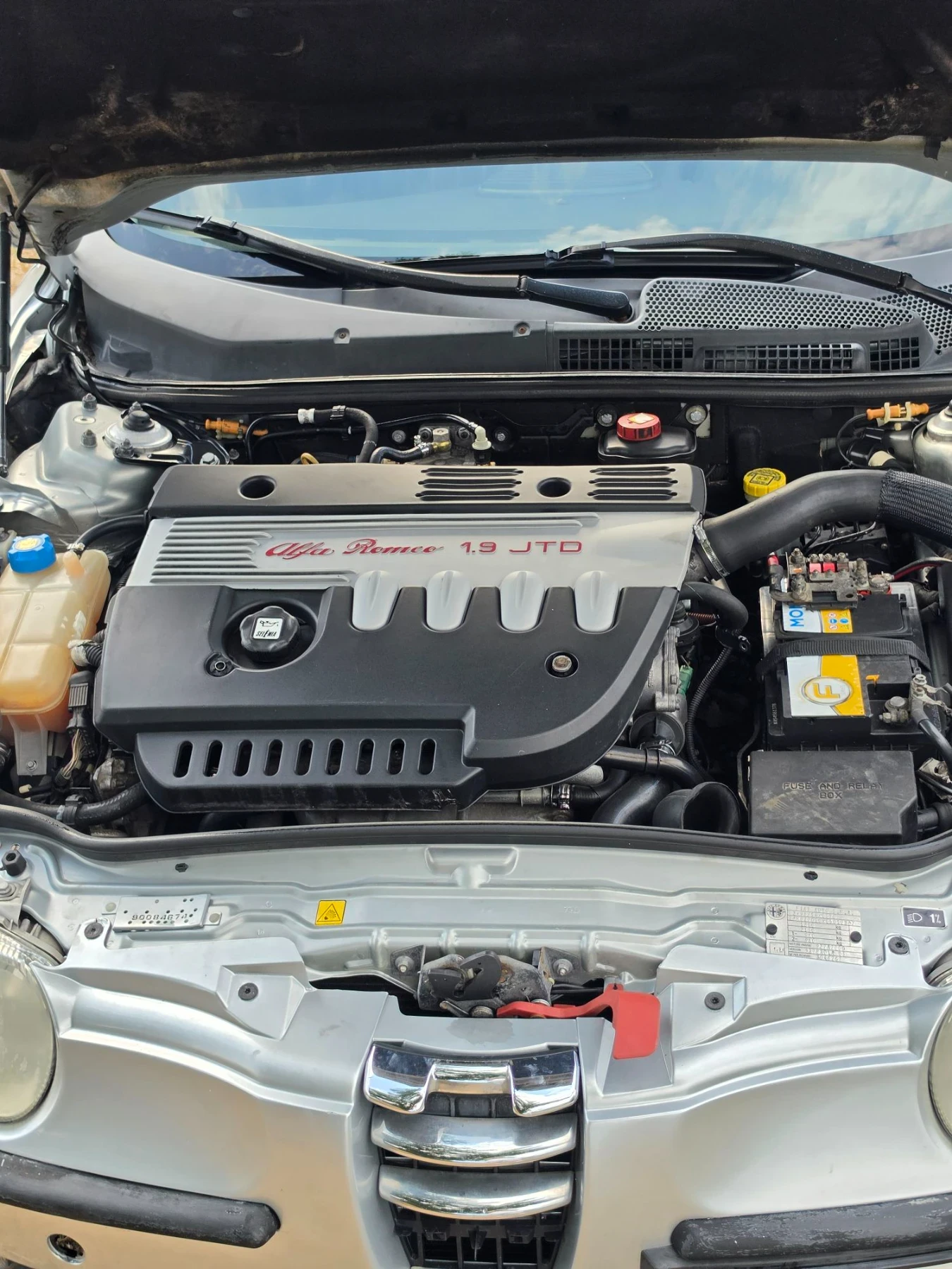 Alfa Romeo 147 1.9 JTD, снимка 16 - Автомобили и джипове - 56185326