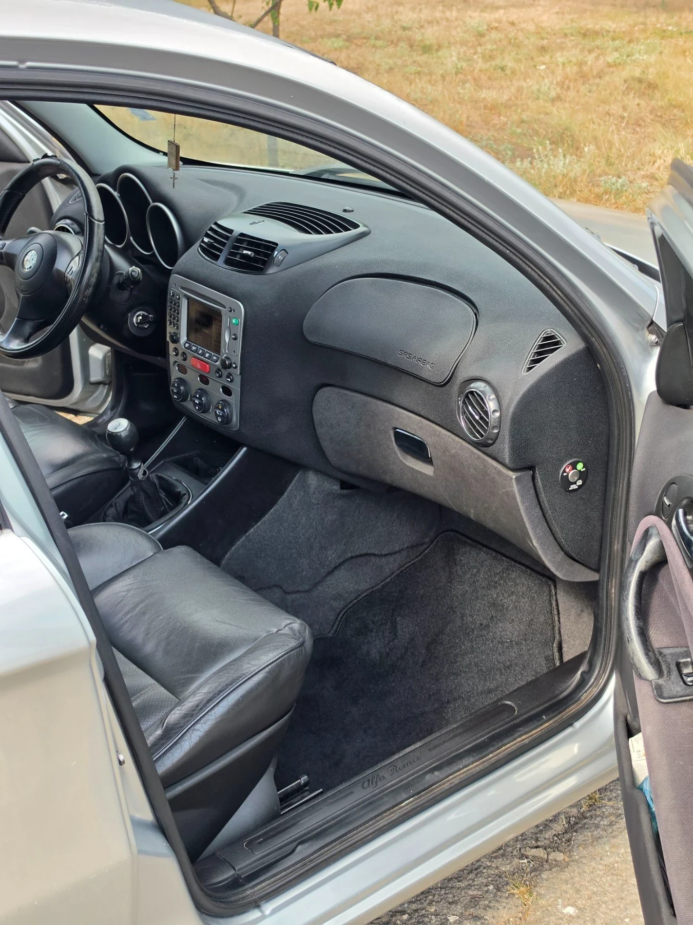 Alfa Romeo 147 1.9 JTD, снимка 9 - Автомобили и джипове - 56185326
