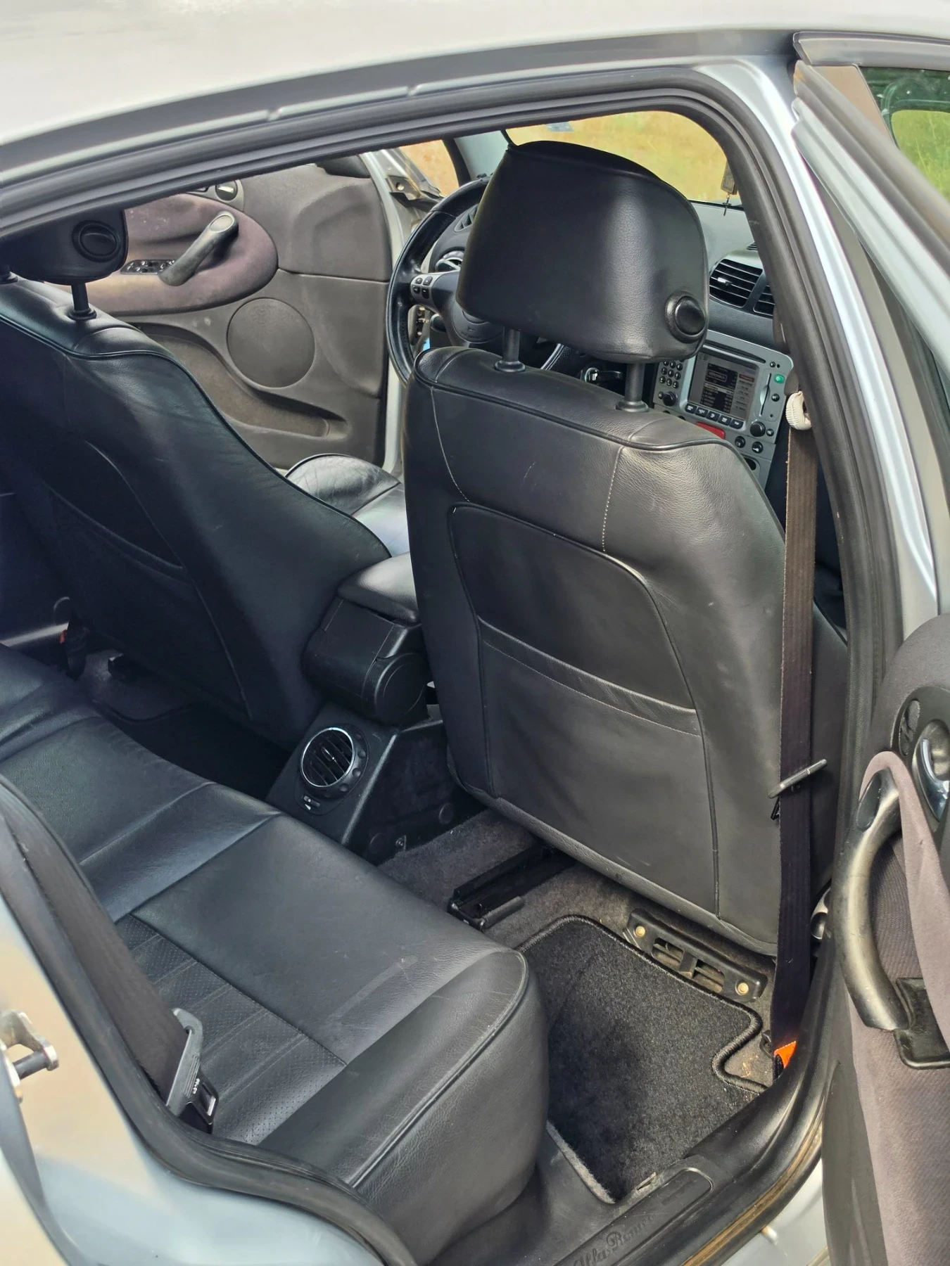 Alfa Romeo 147 1.9 JTD, снимка 12 - Автомобили и джипове - 56185326