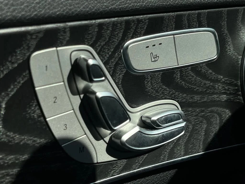 Mercedes-Benz C 300, снимка 17 - Автомобили и джипове - 56700319
