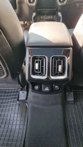 Обява за продажба на Kia Sorento 2.5 Turbo ~48 000 лв. - изображение 10 | Auto.bg Обява за продажба на Kia Sorento 2.5 Turbo ~48 000 лв. - изображение 10