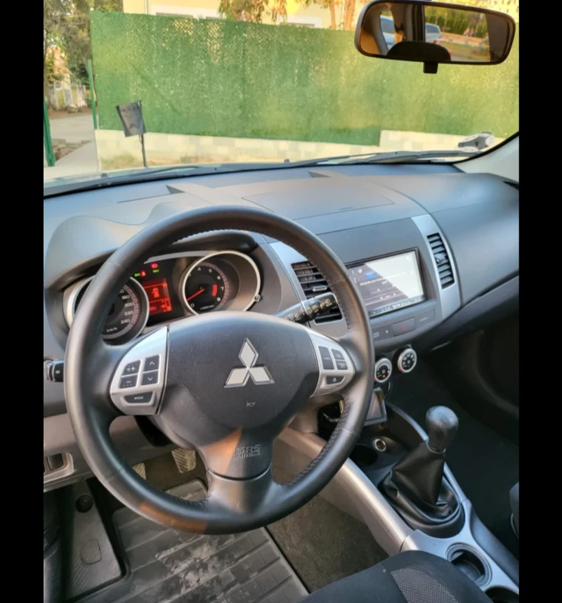 Mitsubishi Outlander 2.4 бензин 170к.с., снимка 8 - Автомобили и джипове - 49319837