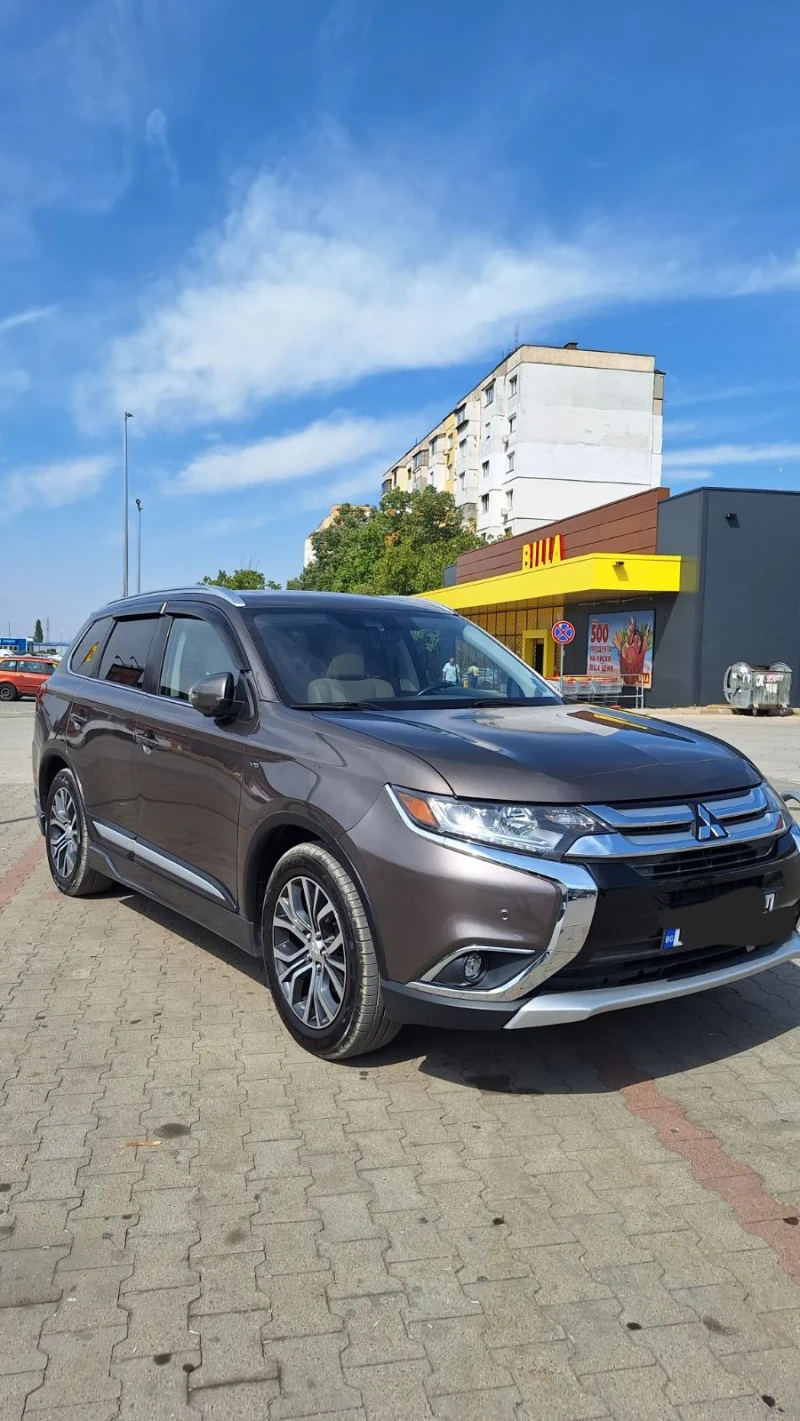 Mitsubishi Outlander 3.0 , V6, 224 , бензин, 2017 година, снимка 3 - Автомобили и джипове - 52517653