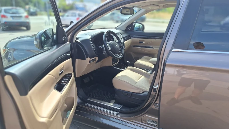 Mitsubishi Outlander 3.0 , V6, 224 , бензин, 2017 година, снимка 10 - Автомобили и джипове - 52517653