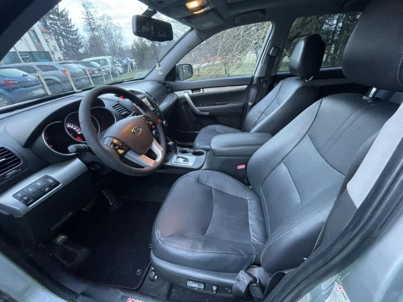 Kia Sorento 2.2CRDI automat 4?4, снимка 10 - Автомобили и джипове - 53376068