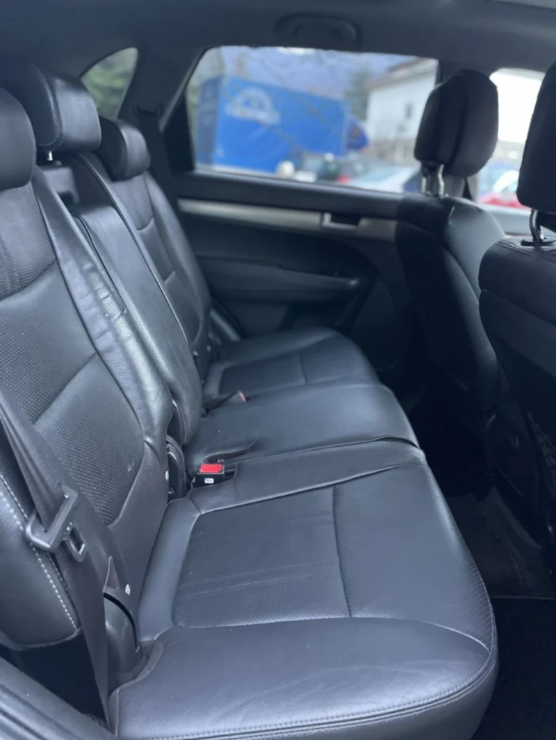 Kia Sorento 2.2CRDI automat 4?4, снимка 17 - Автомобили и джипове - 53376068