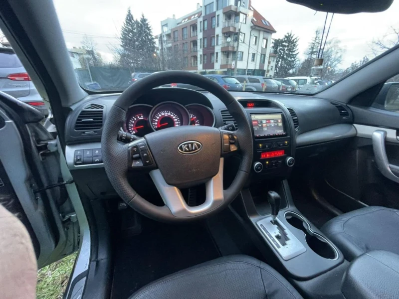 Kia Sorento 2.2CRDI automat 4?4, снимка 11 - Автомобили и джипове - 53376068