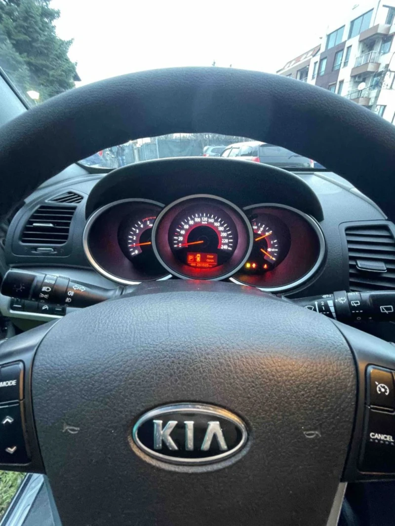 Kia Sorento 2.2CRDI automat 4?4, снимка 12 - Автомобили и джипове - 53376068