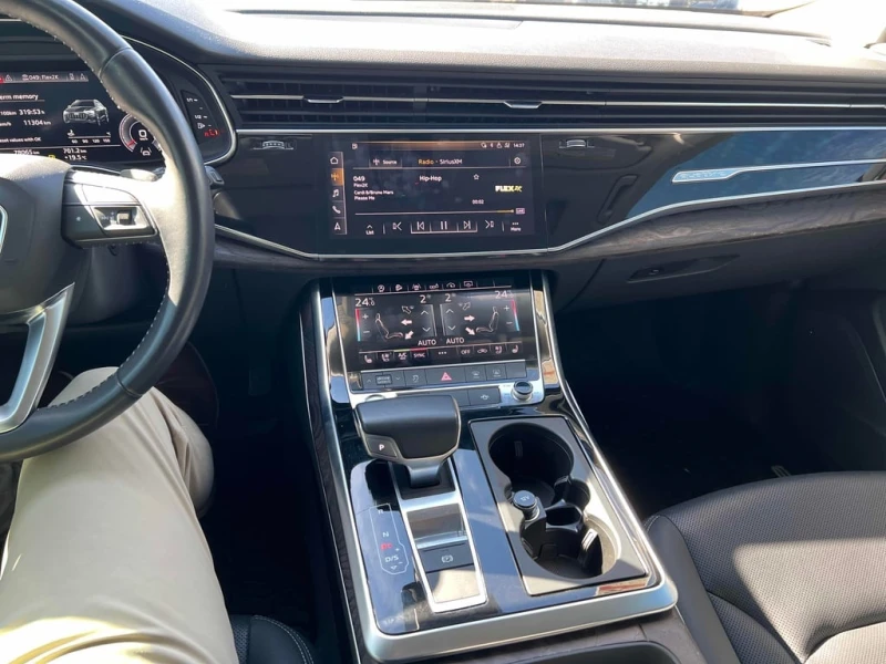 Audi Q8 Progressiv  CARFAX, снимка 9 - Автомобили и джипове - 53122403