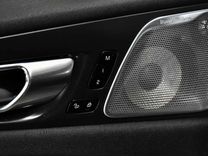 Volvo XC60 B6 AWD Inscription NOAccidents| Navi | Panoramic | | Mobile.bg � ����������� 14