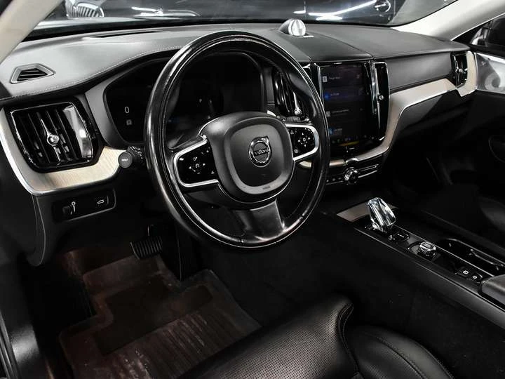 Volvo XC60 B6 AWD Inscription NOAccidents| Navi | Panoramic | - изображение 10