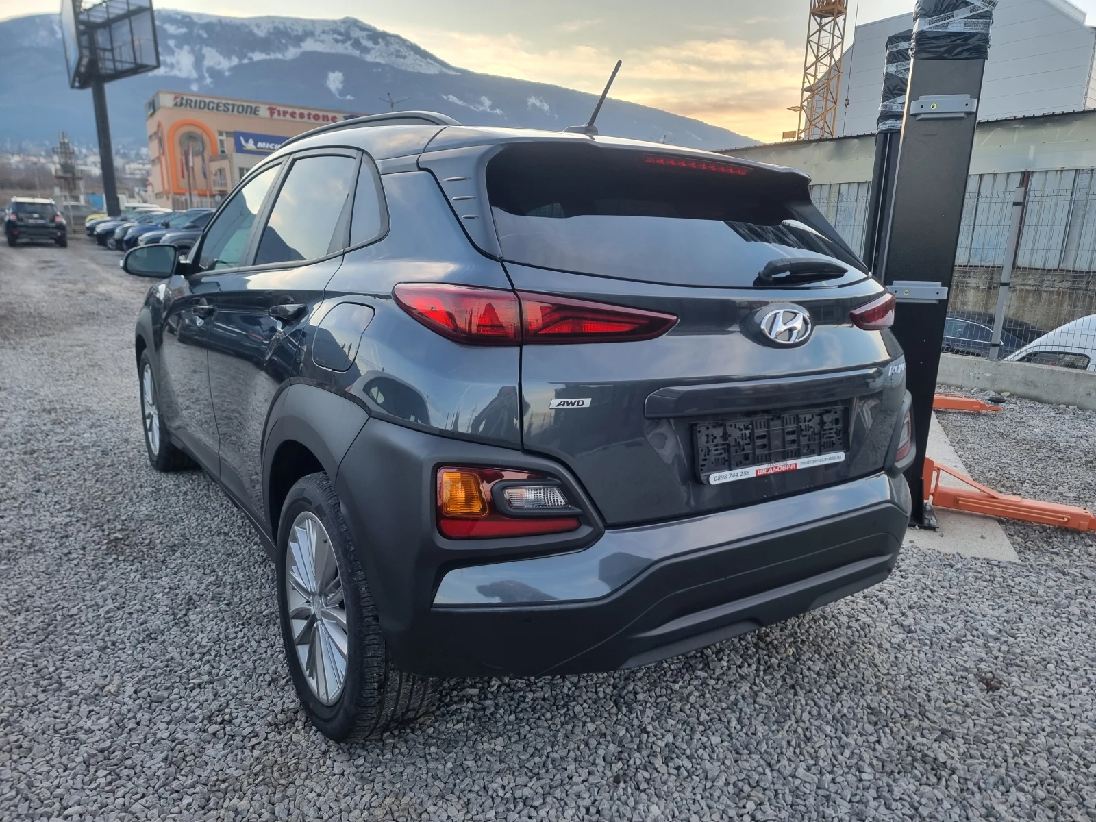 Hyundai Kona 2.0i 4X4 АВТОМАТИК КОЖА  - изображение 2