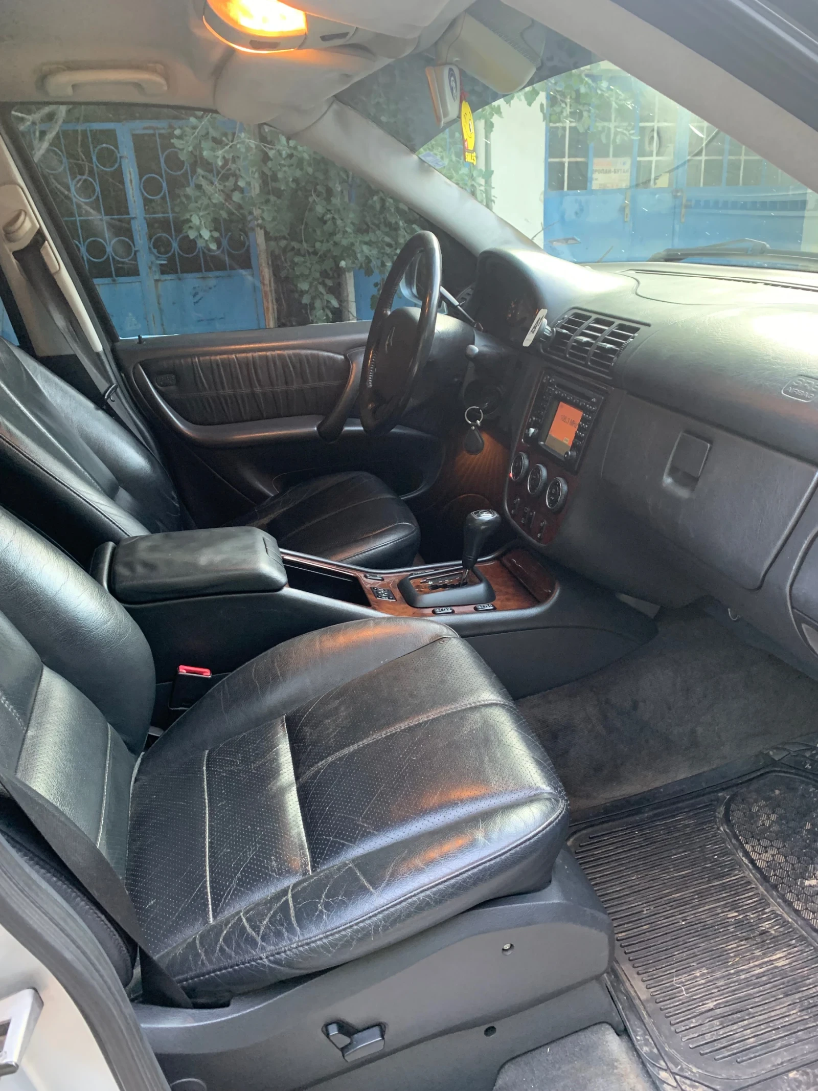 Mercedes-Benz ML 270  - изображение 6