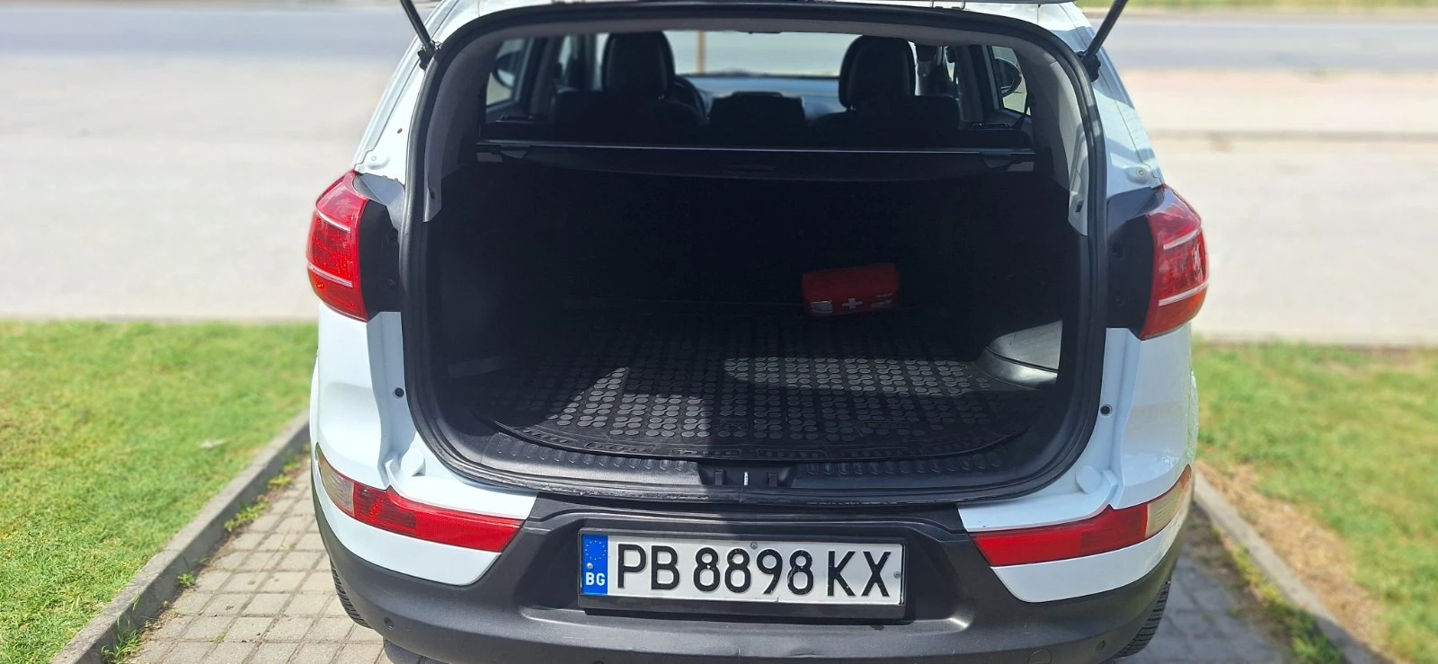 Kia Sportage, снимка 13 - Автомобили и джипове - 54971700