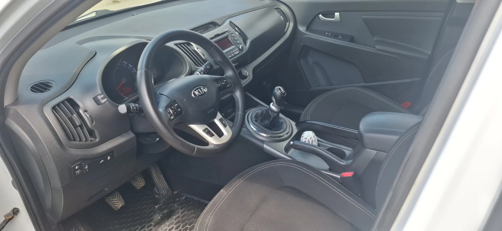 Kia Sportage, снимка 11 - Автомобили и джипове - 54971700