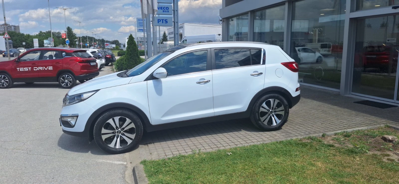 Kia Sportage, снимка 4 - Автомобили и джипове - 54971700
