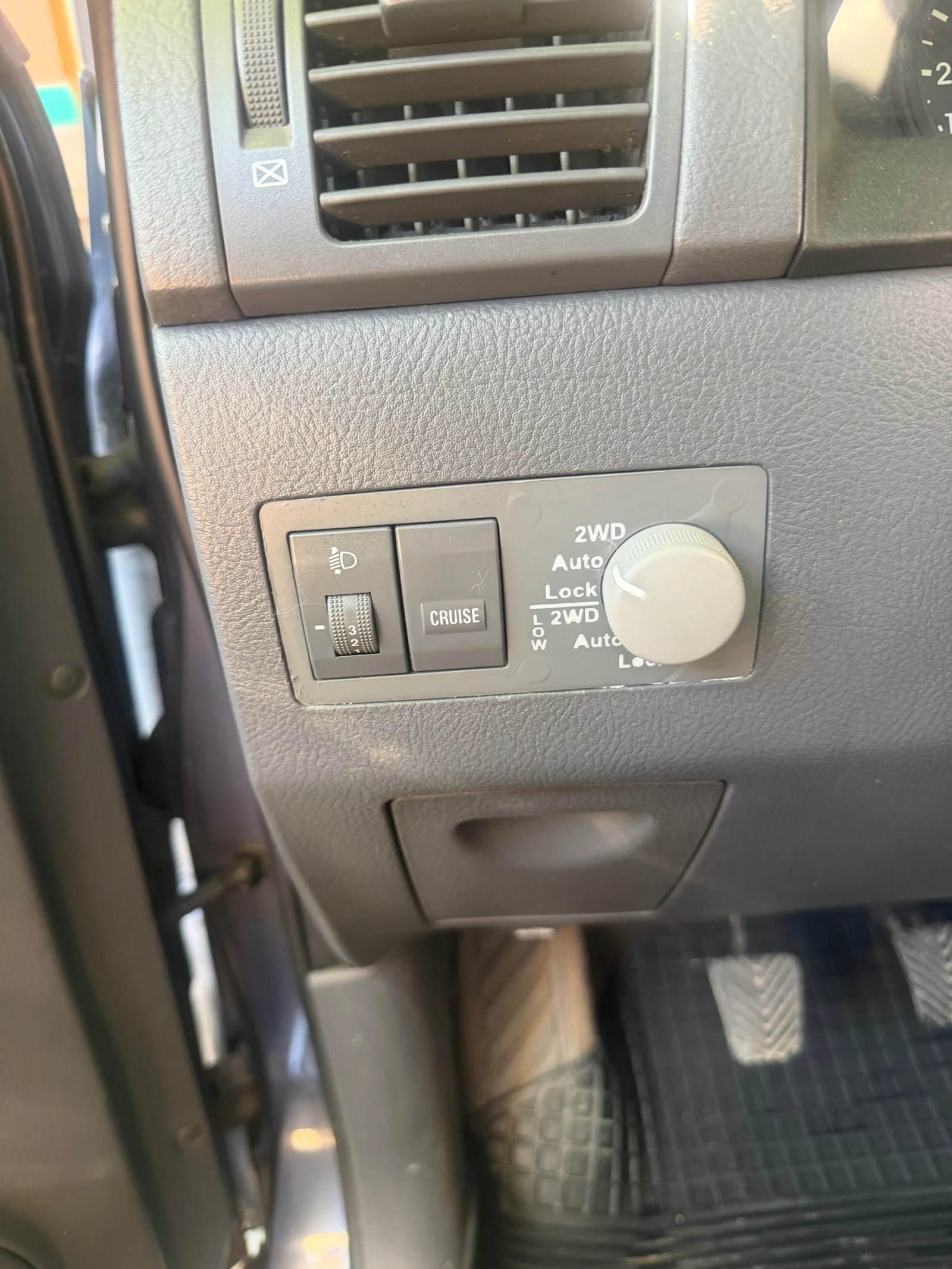 Kia Sorento 2.5CRDI 4x4, снимка 7 - Автомобили и джипове - 55006543