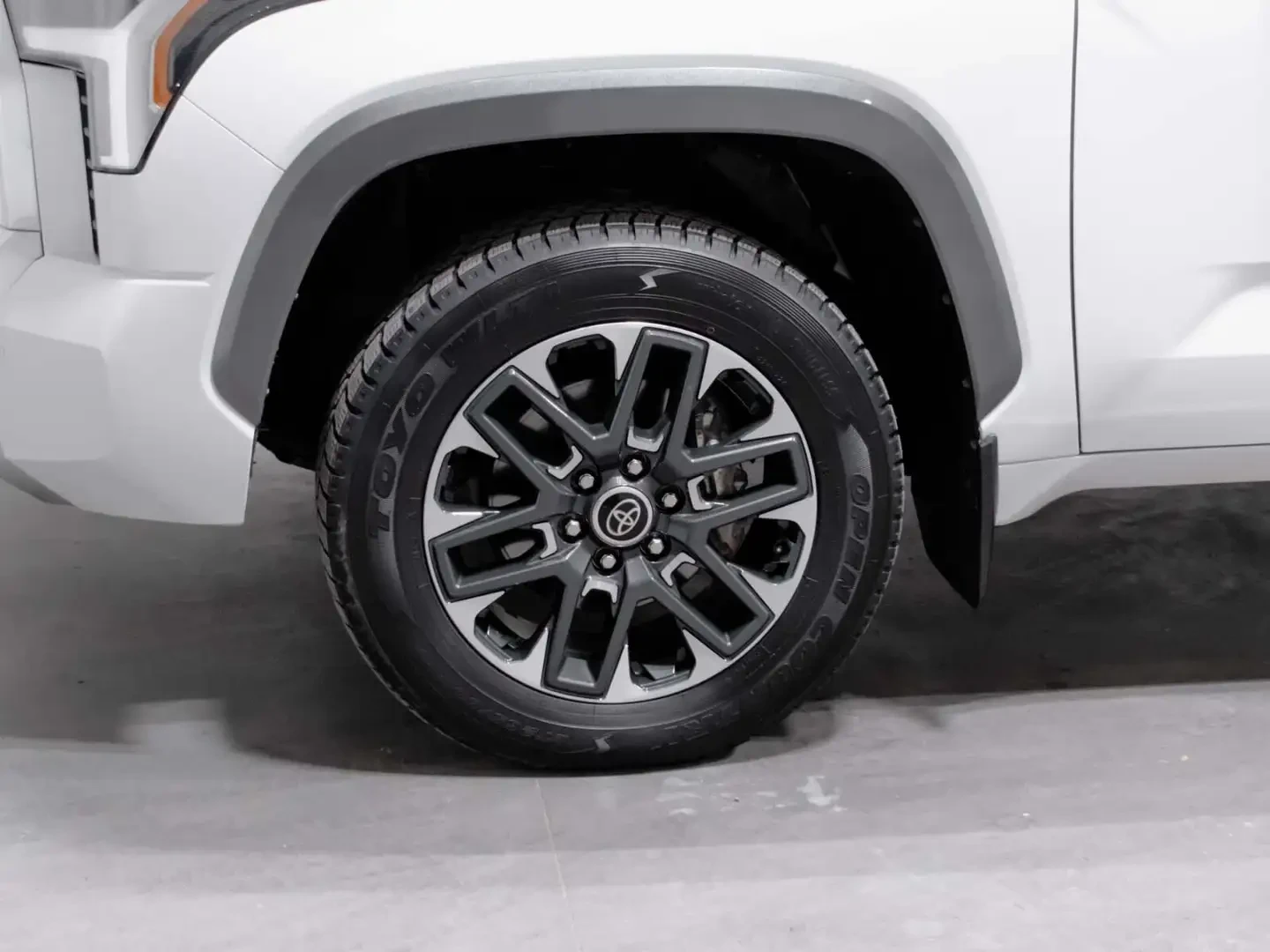 Toyota Tundra LIMITED* ДЪЛГА БАЗА* ОБДУХВАНЕ* ПАНОРАМА* КАМЕРА, снимка 4 - Автомобили и джипове - 55034912