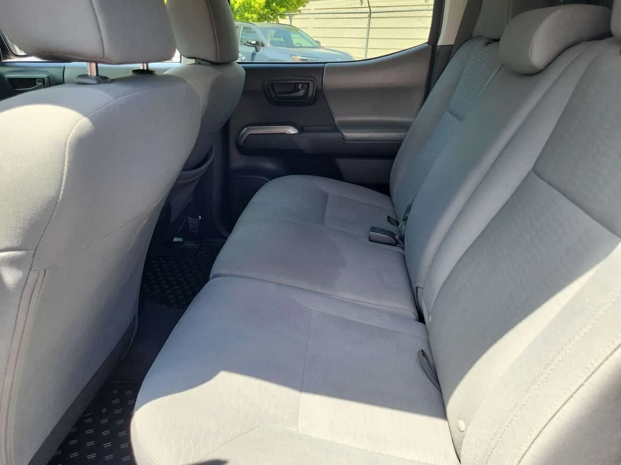 Toyota Tacoma * 4x4 Double Cab V6 Auto SR5 * АВТОКРЕДИТ* , снимка 12 - Автомобили и джипове - 55146675