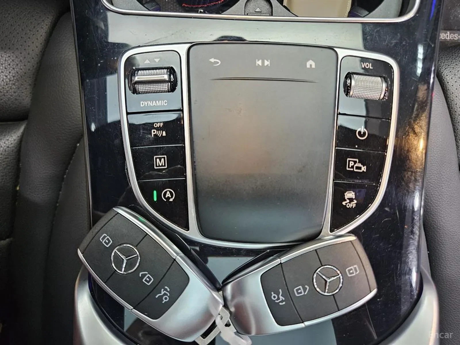 Mercedes-Benz GLC 220 D* 4MATIC* FACE* PAMET* DIGITALNO TABLO* 64000KM!!, снимка 16 - Автомобили и джипове - 55183658