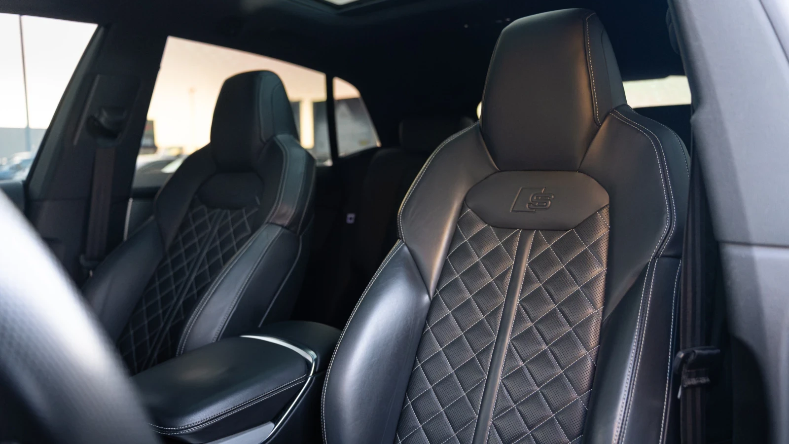 Audi SQ8     SQ8 4.0 TFSI / 360  / Matrix / Black optics, снимка 13 - Автомобили и джипове - 55679050