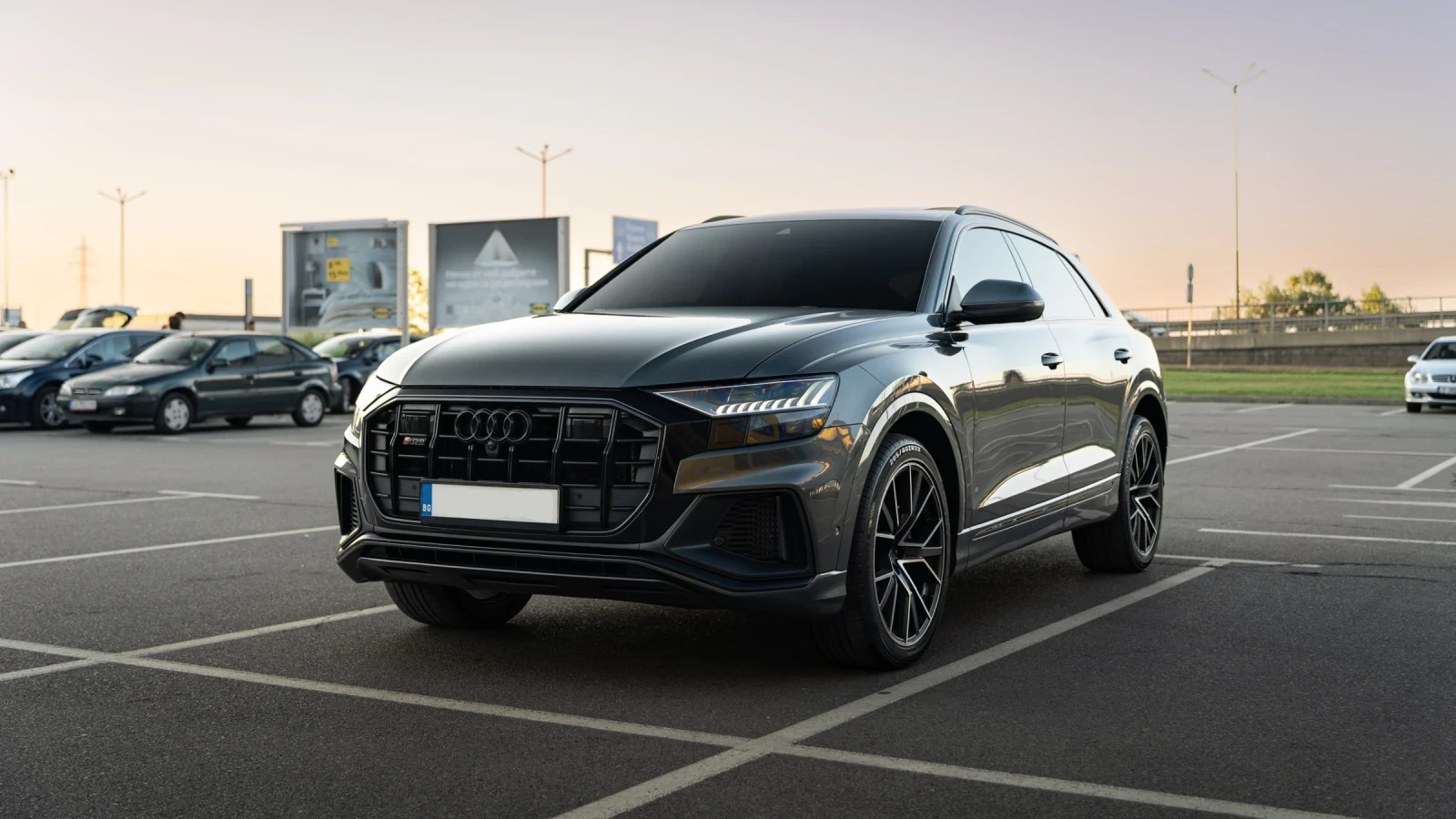 Audi SQ8     SQ8 4.0 TFSI / 360  / Matrix / Black optics, снимка 2 - Автомобили и джипове - 55679050