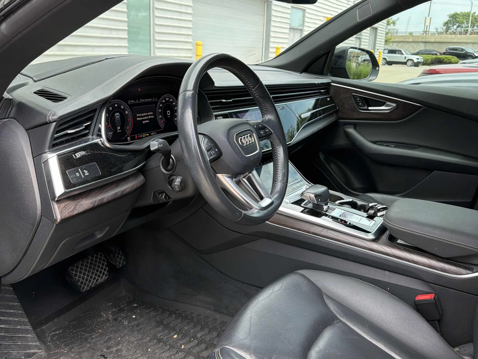 Audi Q8 Technik / ВСИЧКИ ЕКСТРИ / АВТОКРЕДИТ, снимка 9 - Автомобили и джипове - 55741840