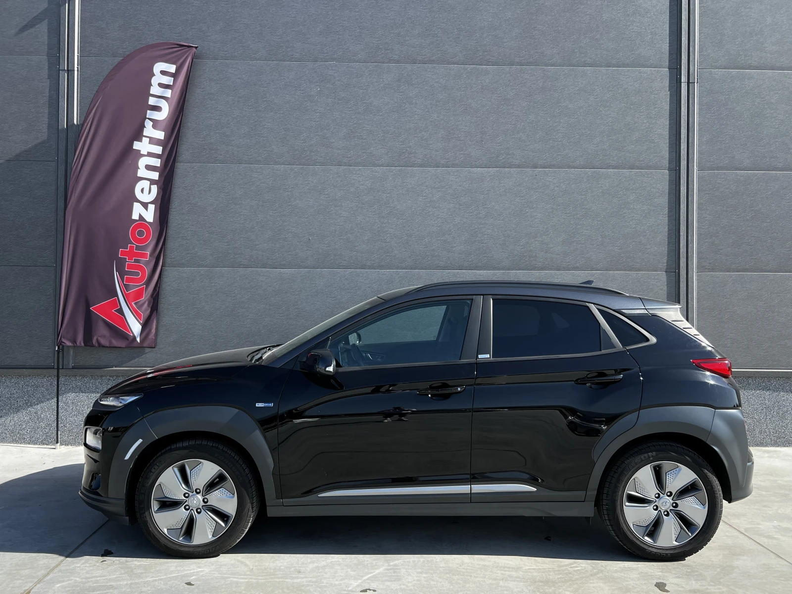 Hyundai Kona Premium 2WD, снимка 8 - Автомобили и джипове - 55885056