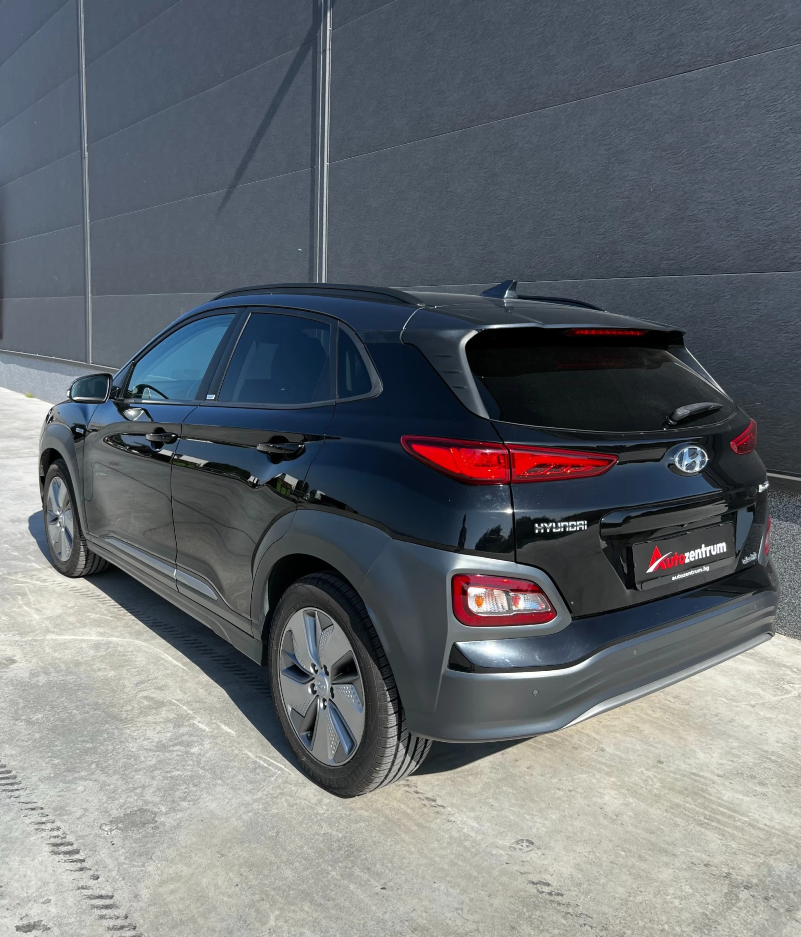 Hyundai Kona Premium 2WD, снимка 4 - Автомобили и джипове - 55885056