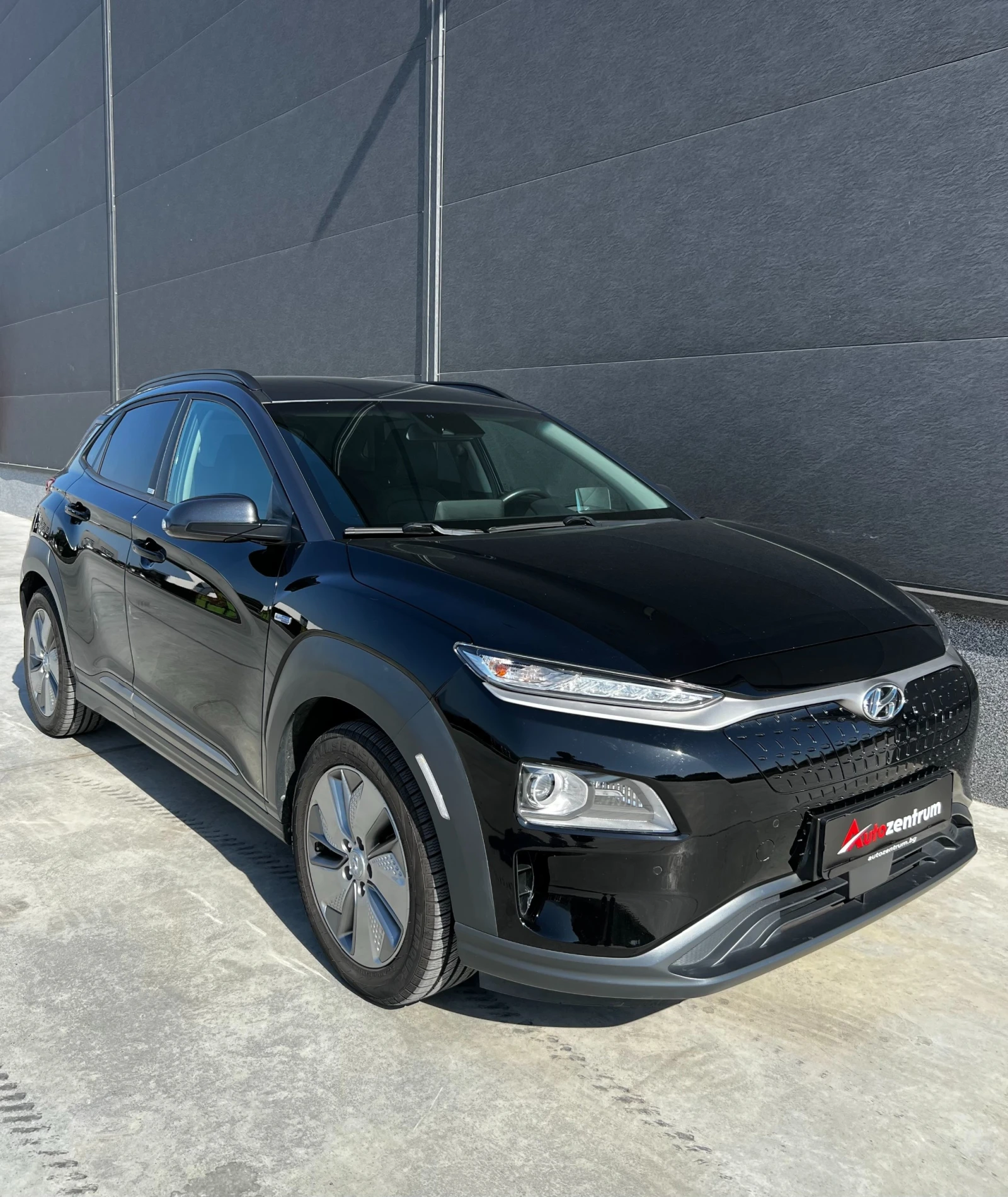 Hyundai Kona Premium 2WD