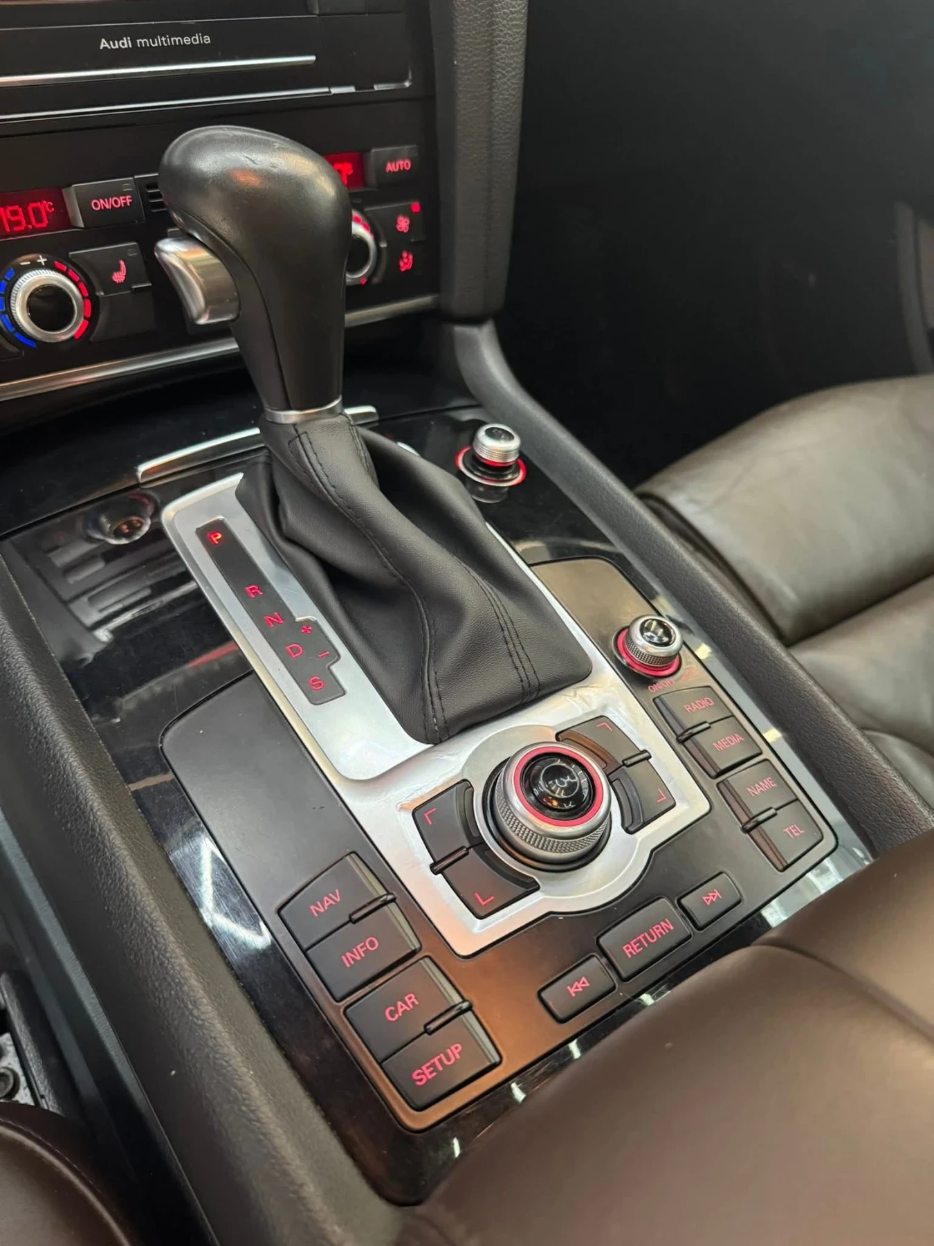 Audi Q7 3.0dizel, снимка 9 - Автомобили и джипове - 56337742