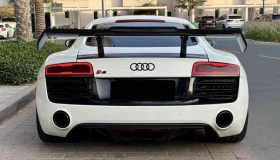 Audi R8 4.2 FSI V8 | СЕРВИЗНА ИСТОРИЯ| CARBON FIBER PACKAG | Auto.bg — изображение 4