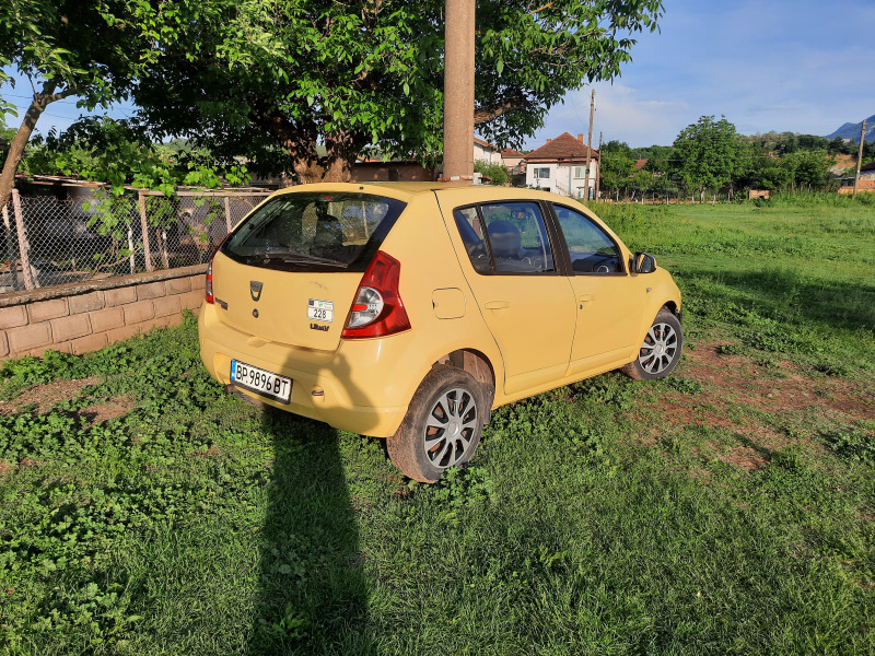 Dacia Sandero 1.2i, снимка 12 - Автомобили и джипове - 46185034