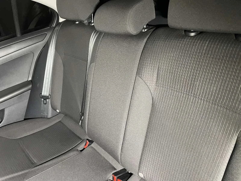 VW Jetta Седан Газова уредба, снимка 10 - Автомобили и джипове - 52578709