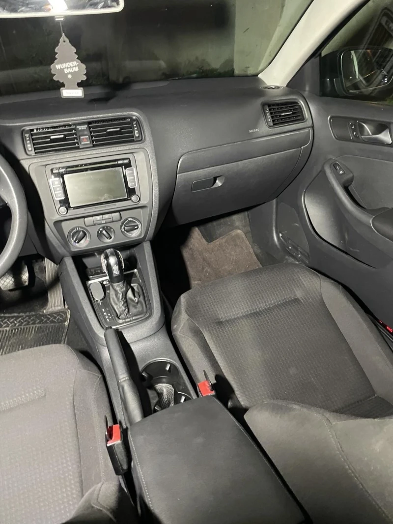 VW Jetta Седан Газова уредба, снимка 8 - Автомобили и джипове - 52578709