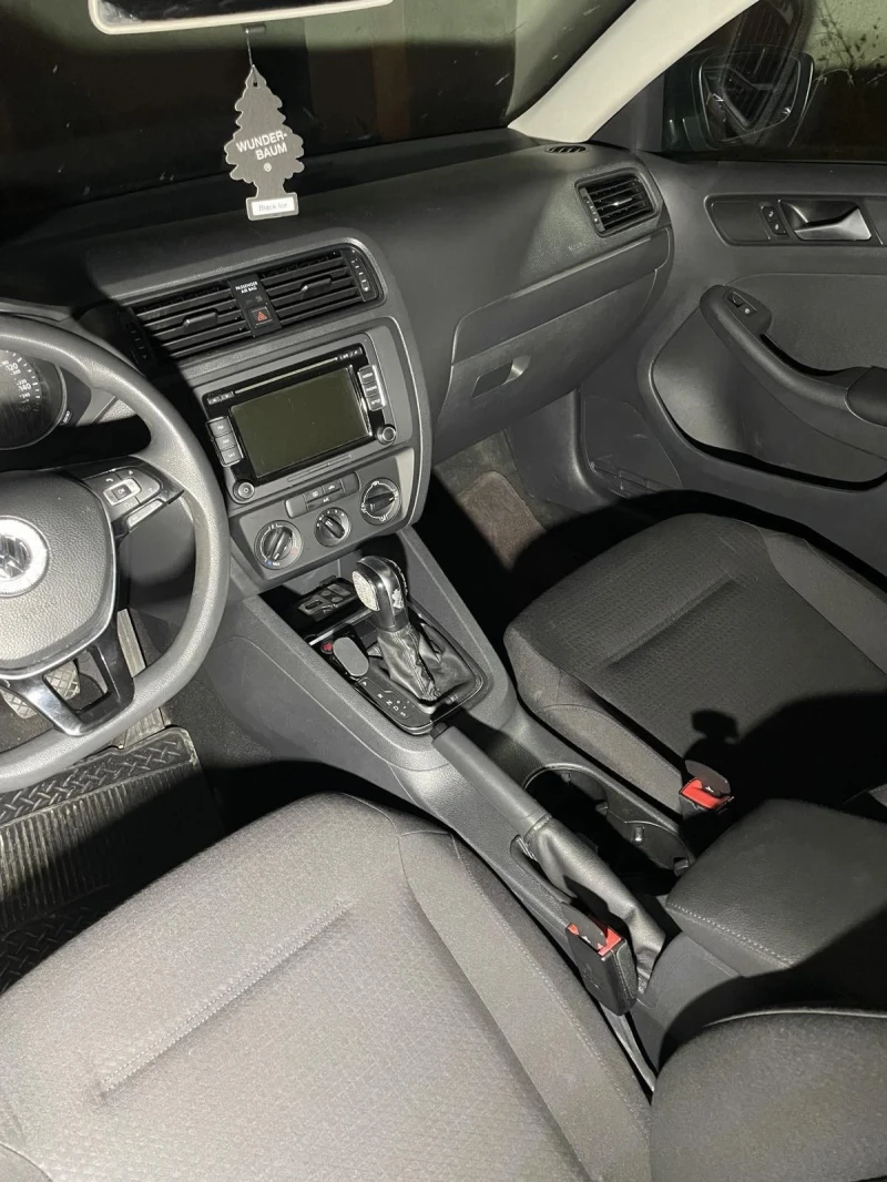 VW Jetta Седан Газова уредба, снимка 11 - Автомобили и джипове - 52578709