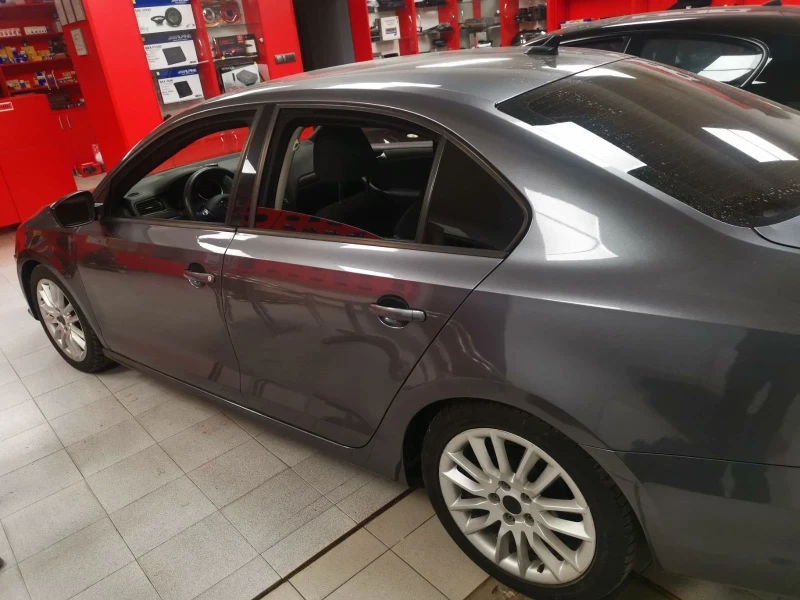 VW Jetta Седан Газова уредба, снимка 12 - Автомобили и джипове - 52578709