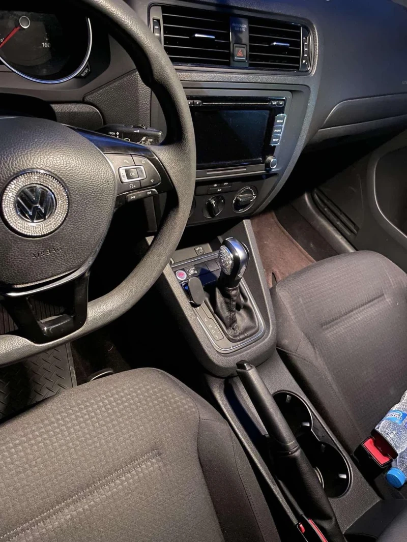 VW Jetta Седан Газова уредба, снимка 16 - Автомобили и джипове - 52578709