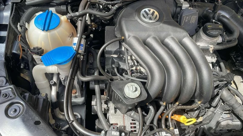 VW Jetta Седан Газова уредба, снимка 14 - Автомобили и джипове - 52578709