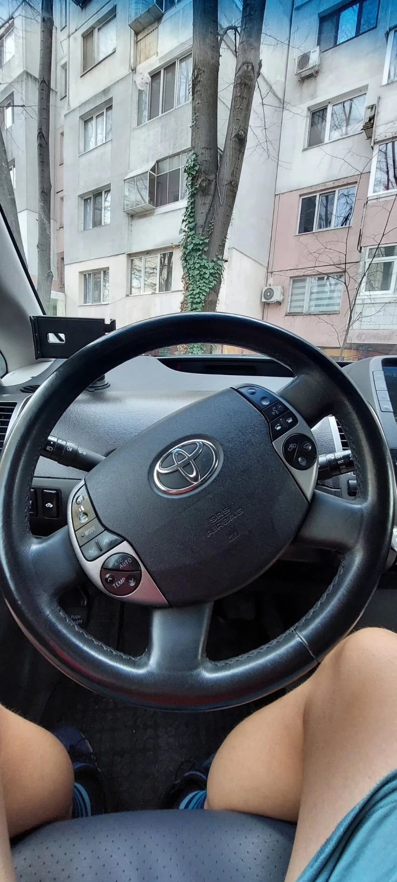 Toyota Prius, снимка 4 - Автомобили и джипове - 51653828