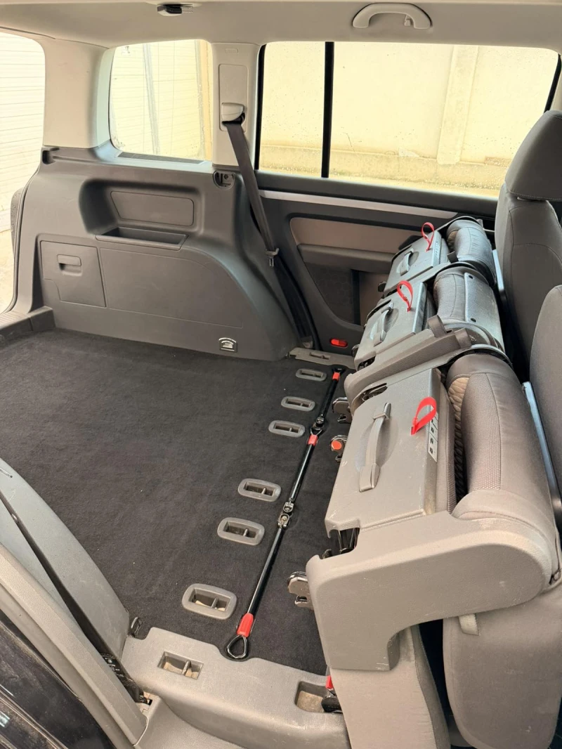 VW Touran Cross, снимка 8 - Автомобили и джипове - 52588235