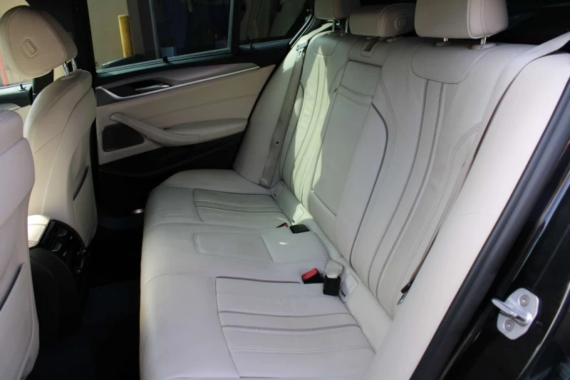 BMW 540 * xDrive * CARFAX * ЦЕНА ДО БЪЛГАРИЯ, снимка 13 - Автомобили и джипове - 53001043