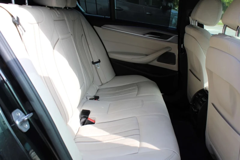 BMW 540 * xDrive * CARFAX * ЦЕНА ДО БЪЛГАРИЯ, снимка 15 - Автомобили и джипове - 53001043