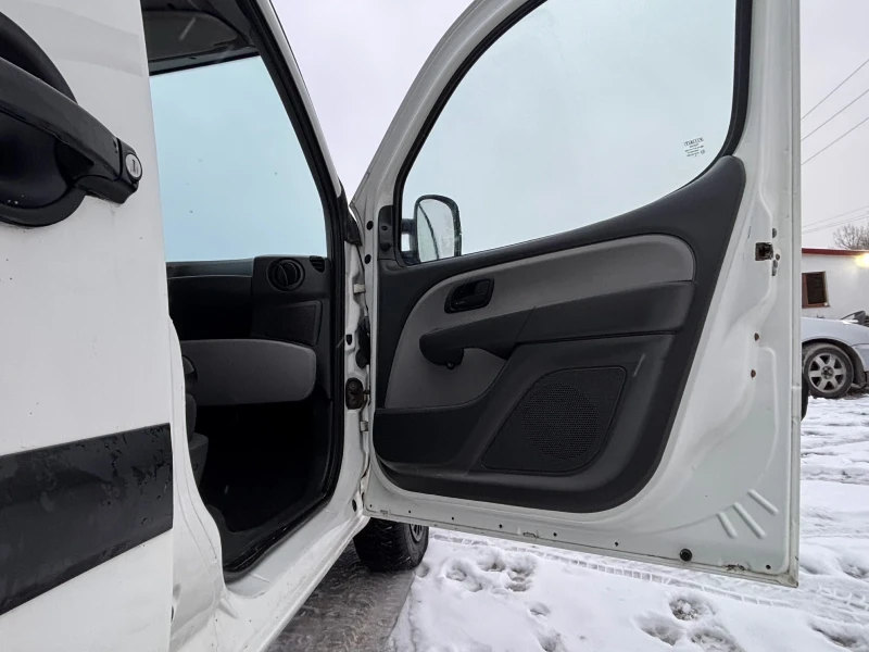 Fiat Doblo 1.9 MultiJet Cargo 2007g, снимка 8 - Автомобили и джипове - 53089529