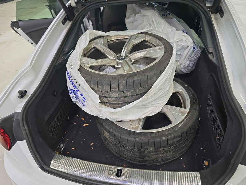 Audi Rs5 Sportback CARFAX АВТО КРЕДИТ , снимка 12 - Автомобили и джипове - 53246068