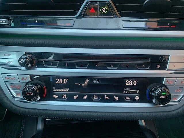 BMW 750 xDrive* AвтоКредит* (ЦЕНА ДО БГ), снимка 10 - Автомобили и джипове - 53861989