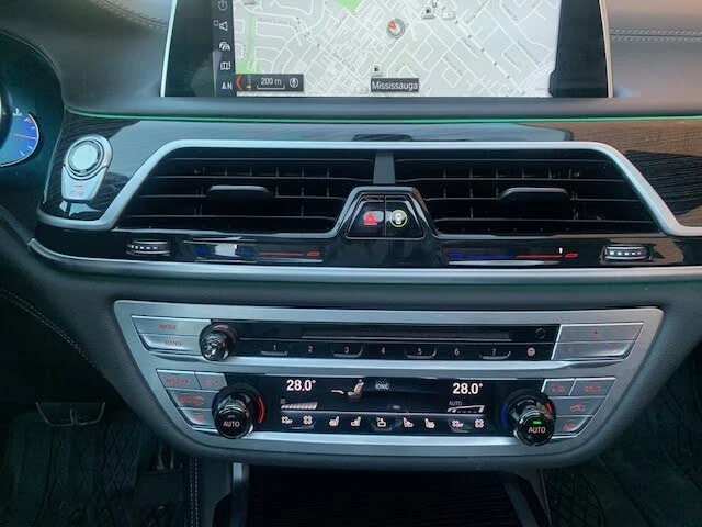 BMW 750 xDrive* AвтоКредит* (ЦЕНА ДО БГ), снимка 9 - Автомобили и джипове - 53861989